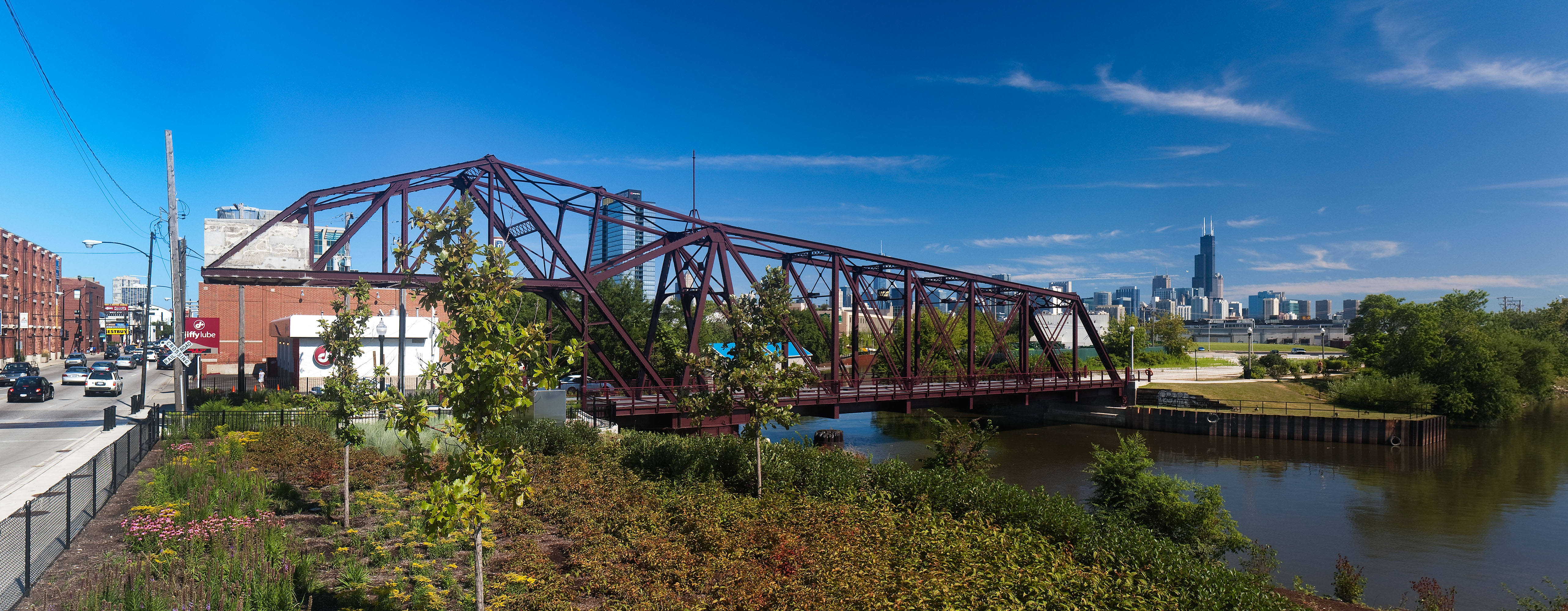 Cherry_Ave_bridge_west_panorama_20100725